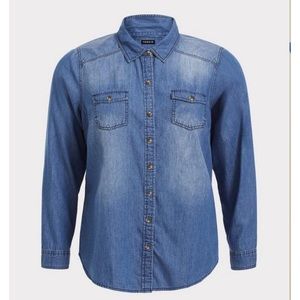 Torrid NWT Denim Button-down shirt Sz 2